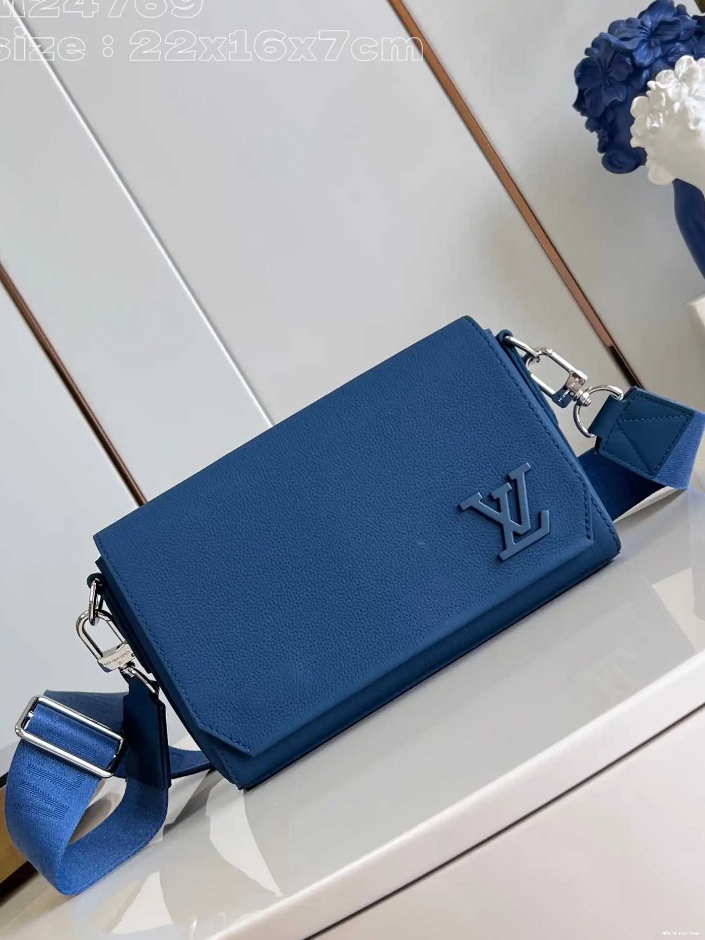 AAA Replica Ru Messenger PM-22*16.5*7CM Takeoff LOUIS VUITTON 0620